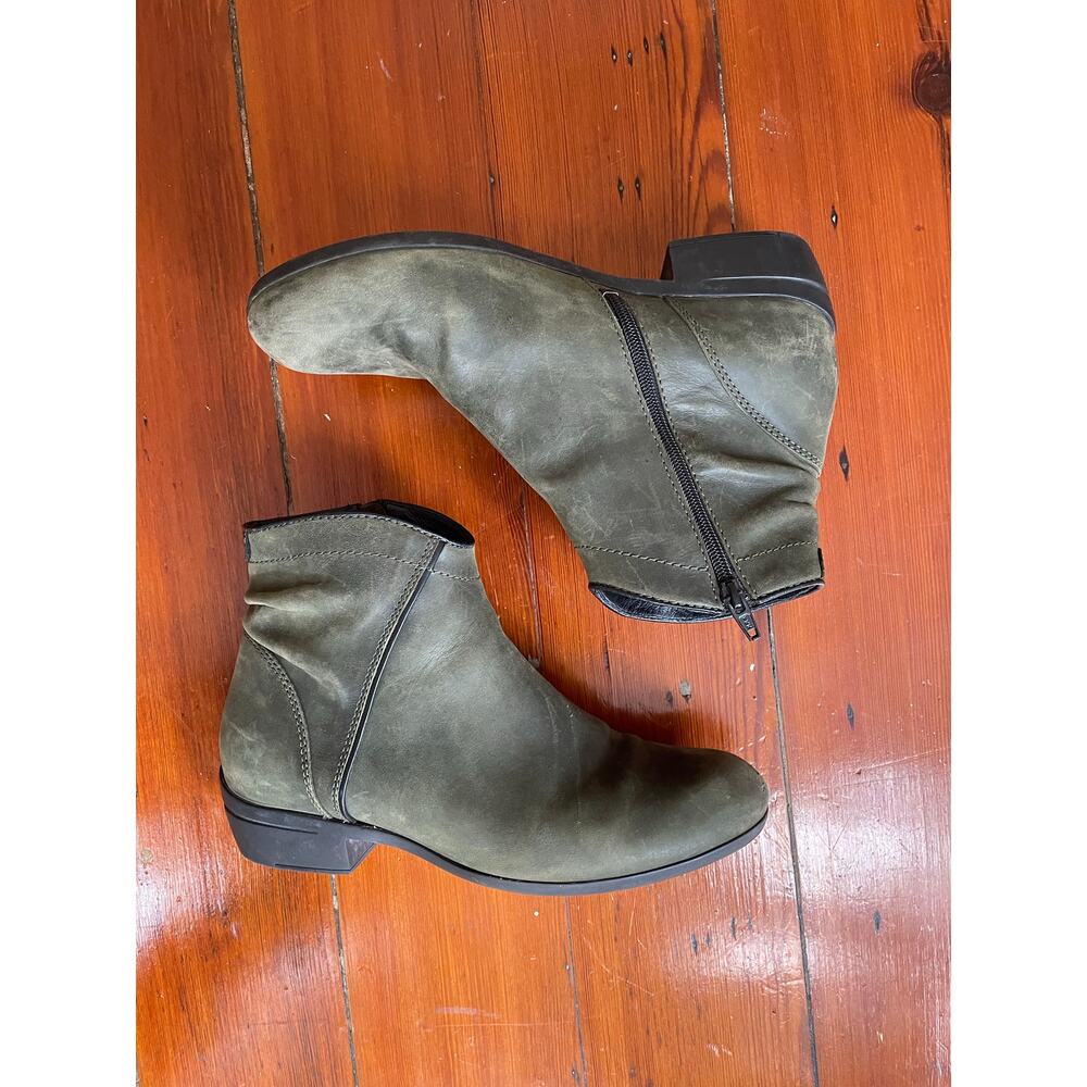Wolky gray Leather Ankle Boots EU 40 Side Zip Comfort Walking Shoes